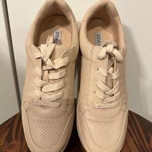 Steve Madden Beige Sneakers